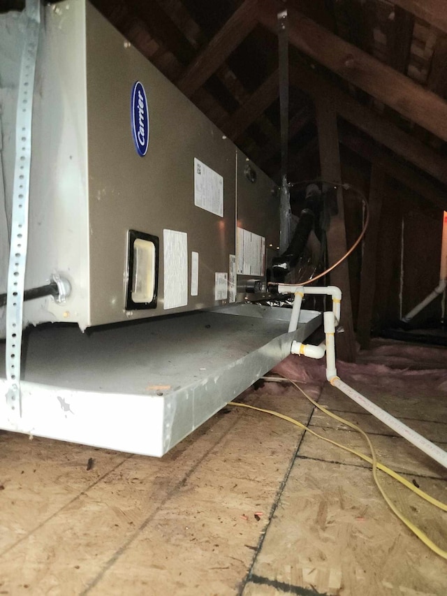 104 College St, Royse City, TX 75189 - view of unfinished attic