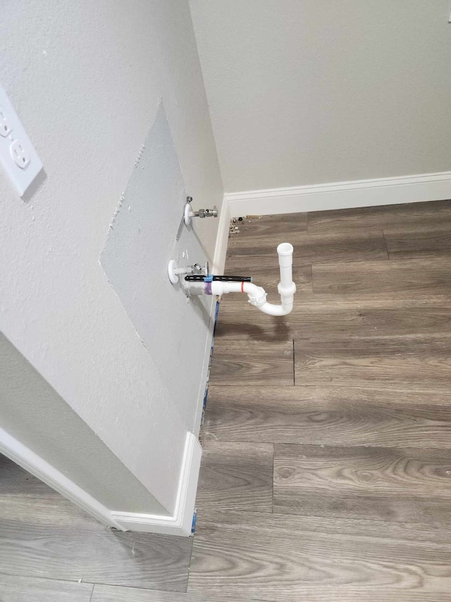 104 College St, Royse City, TX 75189 - detailed view of baseboards