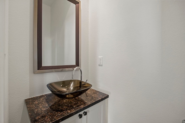 3200 Ross Ave Unit 22, Dallas, TX 75204 - bathroom featuring vanity