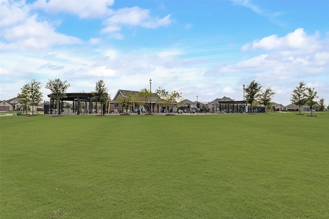 629 Dean Box Dr, Waxahachie, TX 75165 - surrounding community with a gazebo and a lawn