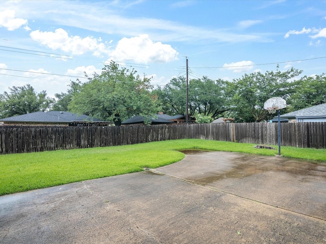 1704 Charlottesville Dr, Ennis, TX 75119 - view of fenced backyard