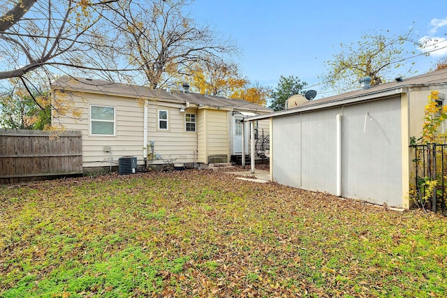 1725 Engle Ave, Dallas, TX 75224 - back of property