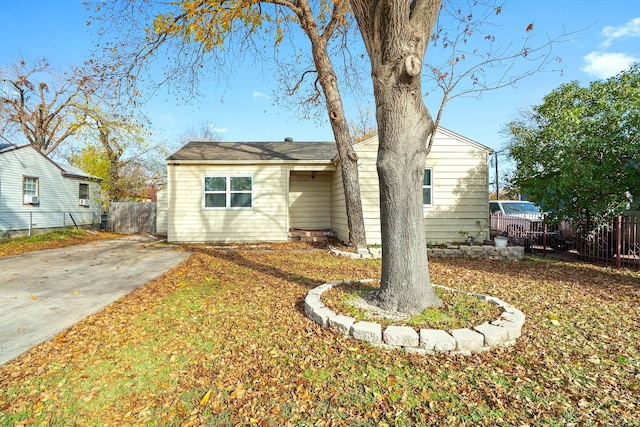 1725 Engle Ave, Dallas, TX 75224 - view of front of property with concrete driveway
