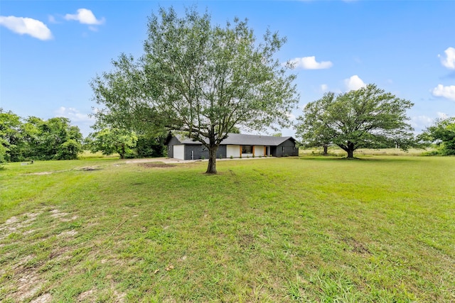 1012 W Trinity St, Groesbeck, TX 76642 - view of grassy yard