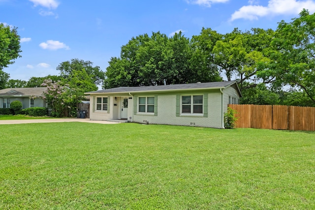 3000 Binyon St, Fort Worth, TX 76133 - ranch-style home with concrete driveway and brick siding