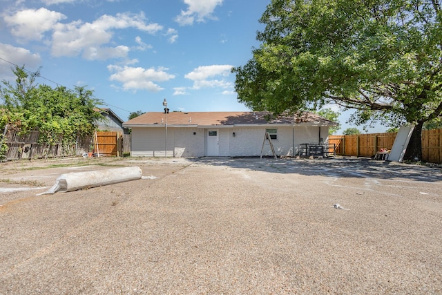 3828 Pacesetter Dr, Dallas, TX 75241 - view of front of property