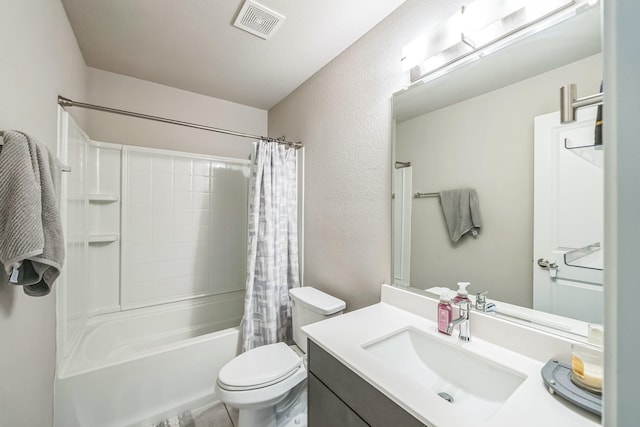 2806 Ocean Dr, Lancaster, TX 75146 - full bathroom with vanity, shower / tub combo with curtain, and a textured wall