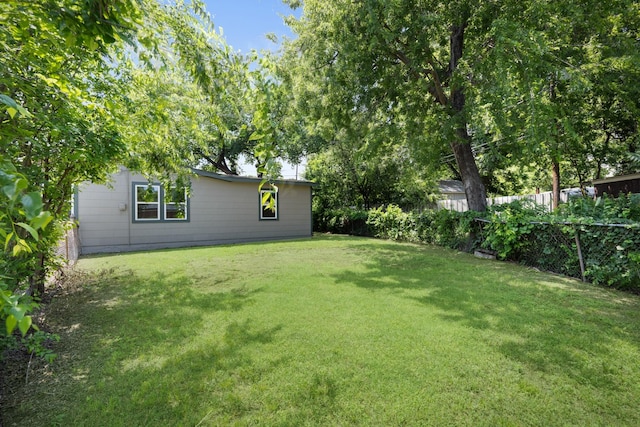 1308 Edgecliff Rd, Fort Worth, TX 76134 - view of yard
