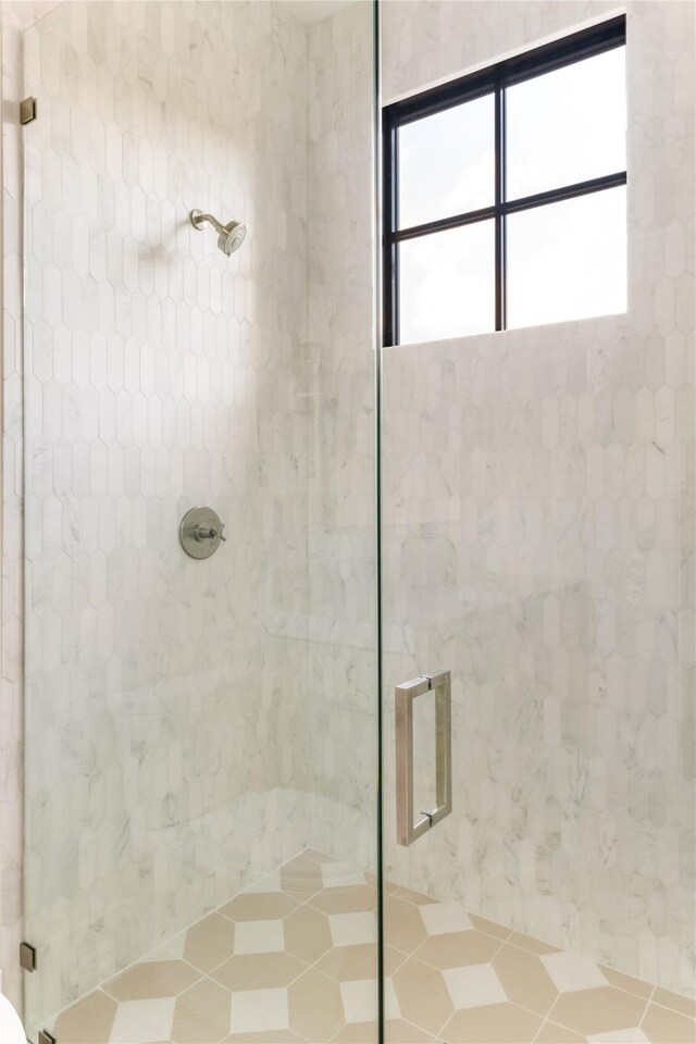 7226 Colgate Ave, Dallas, TX 75225 - full bathroom featuring a shower stall