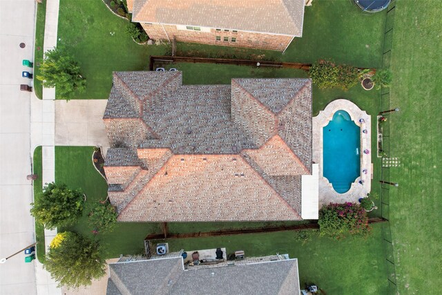 5005 Parkplace Dr, Denton, TX 76226 - bird's eye view of a pool area