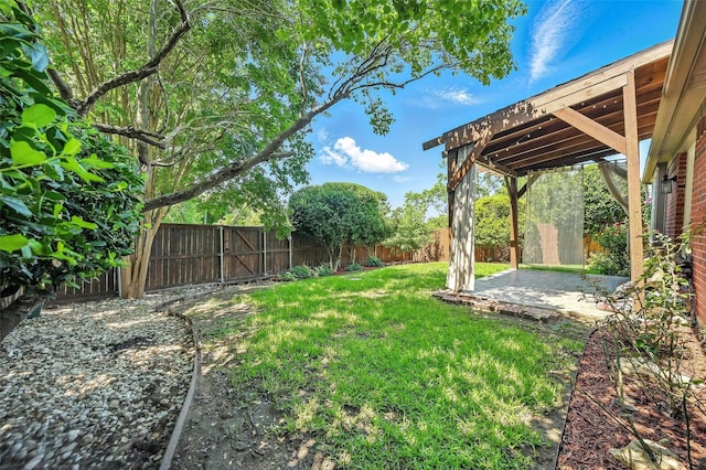 4917 Summer Oaks Ln, Fort Worth, TX 76123 - fenced backyard featuring a patio