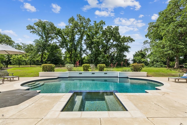 4705 Clydesdale Dr, Flower Mound, TX 75028 - view of pool featuring a patio, a yard, a pool with connected hot tub, and view of wooded area