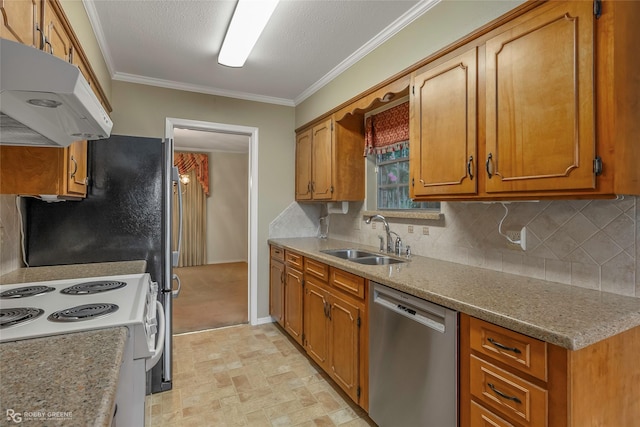 189 India Dr, Shreveport, LA 71115 - kitchen featuring stainless steel dishwasher, under cabinet range hood, electric range, decorative backsplash, and crown molding