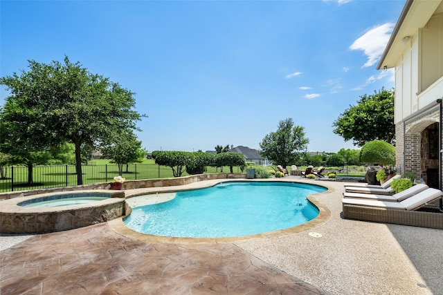 109 Old Vineyard Ln, Heath, TX 75032 - view of swimming pool featuring a patio area and a pool with connected hot tub