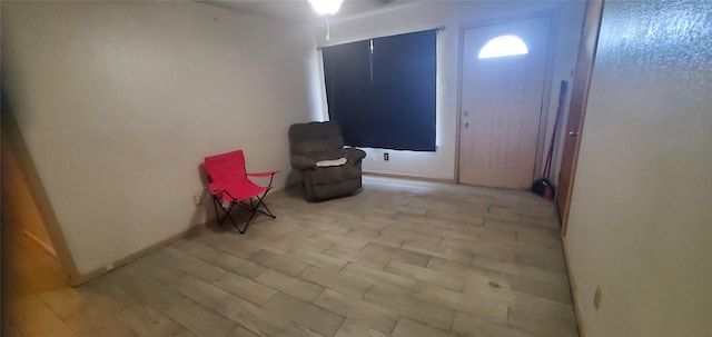 605 N Davis Dr, Arlington, TX 76012 - view of living area