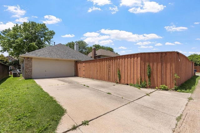 5006 Baton Rouge Blvd, Frisco, TX 75035 - garage with concrete driveway