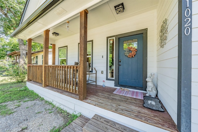 1020 Water St, Waxahachie, TX 75165 - entrance to property featuring a porch