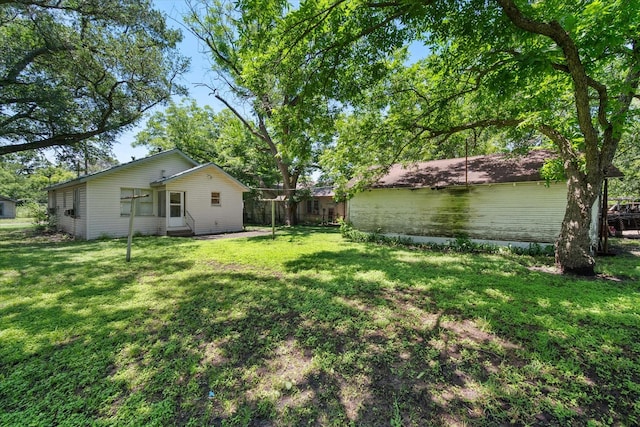 110 Woodland Ave, Corsicana, TX 75110 - view of green lawn