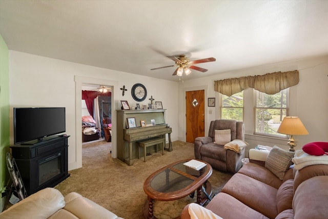 110 Woodland Ave, Corsicana, TX 75110 - carpeted living room with ceiling fan