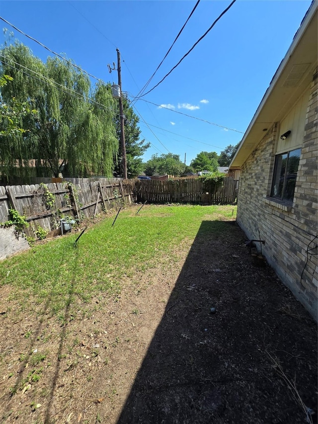 3706 Greenhill Ln, Grand Prairie, TX 75052 - view of fenced backyard