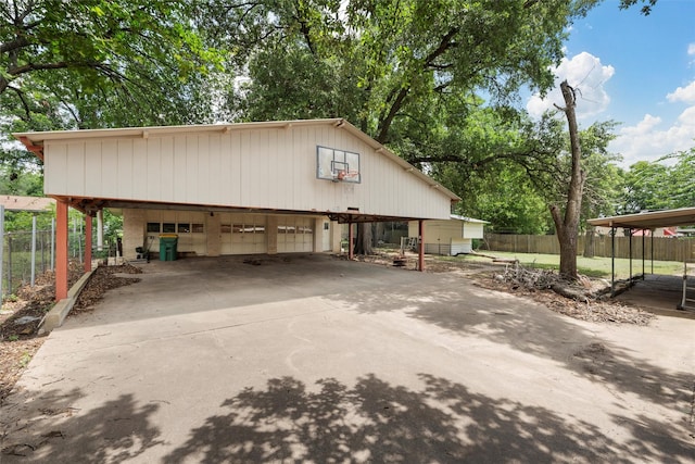 631 N Robinson Dr, Robinson, TX 76706 - garage with a detached garage