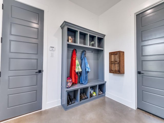 641 Cox Rd, Waxahachie, TX 75167 - mudroom featuring baseboards and finished concrete flooring