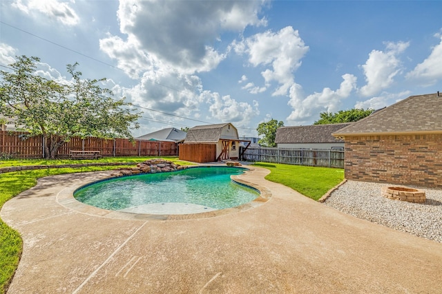 617 Ruth Dr, Kennedale, TX 76060 - view of swimming pool featuring a fenced backyard, an outbuilding, and a patio