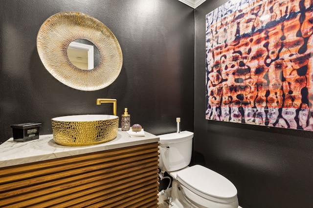 7339 Meadow Oaks Dr, Dallas, TX 75230 - half bath featuring vanity and a textured wall