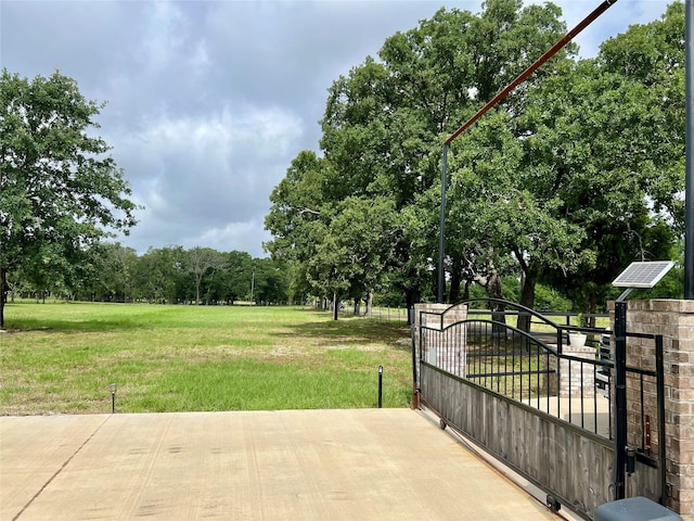 17103 Crk 2830, Mabank, TX 75156 - view of grassy yard featuring a gate