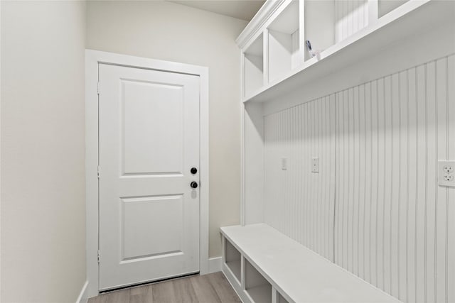 5115 Hohen Ave, Dallas, TX 75215 - mudroom with light wood finished floors and baseboards