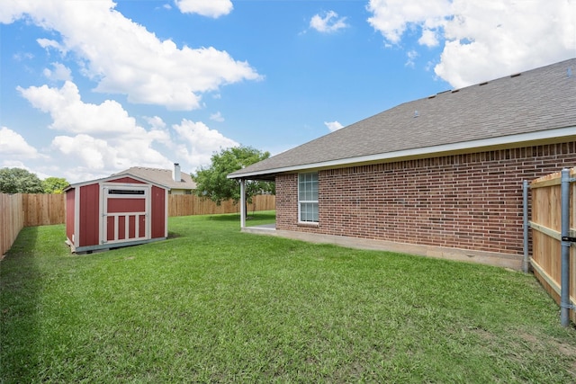 708 Sapphire Blvd, Hewitt, TX 76643 - fenced backyard featuring a storage shed