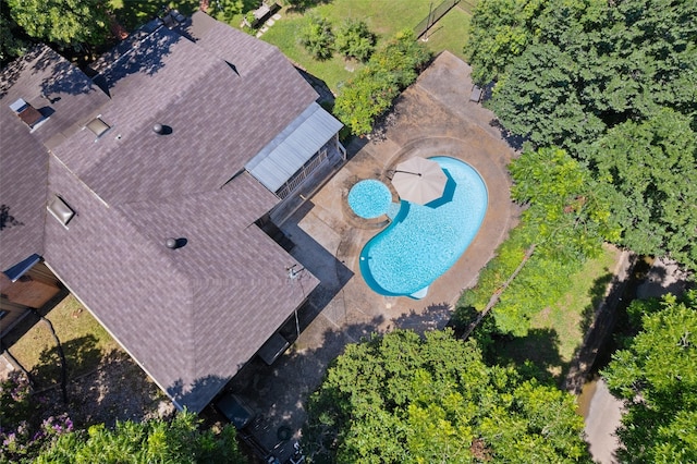 1227 N Irving Heights Dr, Irving, TX 75061 - aerial view of a pool