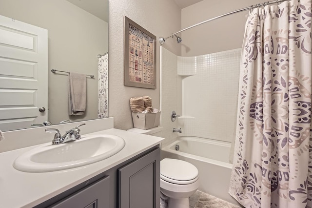 8009 Gangway Dr, Fort Worth, TX 76179 - full bath featuring shower / bath combination with curtain and vanity