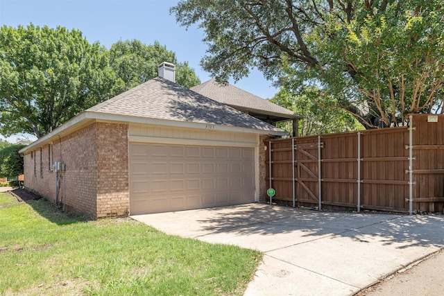 9705 Southern Hills Dr, Plano, TX 75025 - garage with driveway