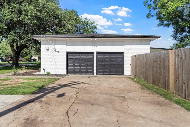 3501 Alta Vista Dr, Waco, TX 76706 - garage featuring driveway