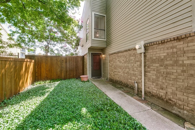 7450 Holly Hill Dr Unit 115, Dallas, TX 75231 - view of yard