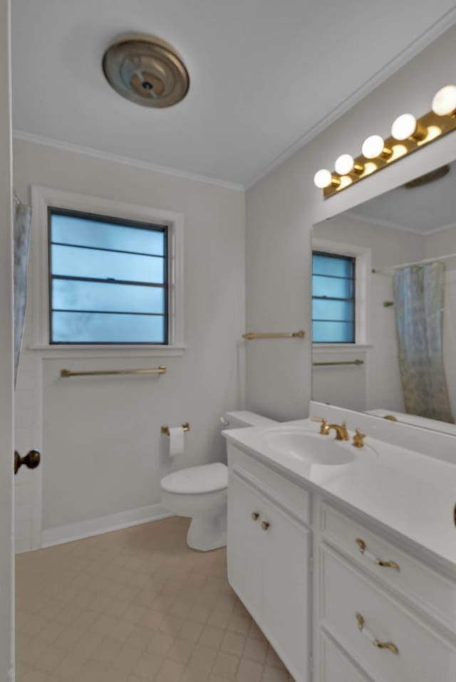 824 Captain Shreve Dr, Shreveport, LA 71105 - bathroom featuring double vanity, ornamental molding, and a shower with shower curtain