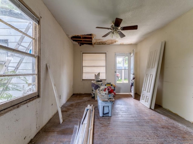 1405 NE 37th St, Fort Worth, TX 76106 - unfurnished room with ceiling fan