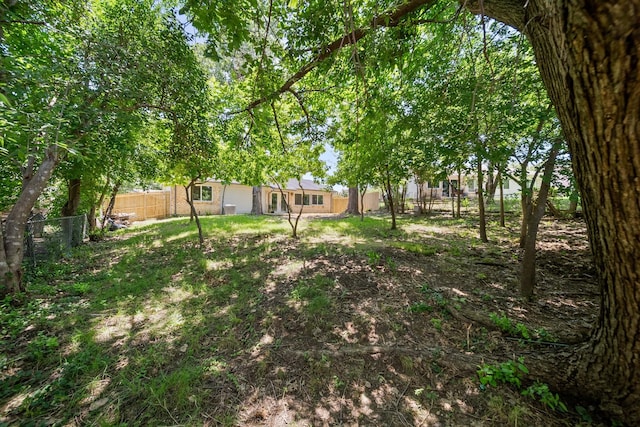 1214 Cove Dr, Garland, TX 75040 - view of yard