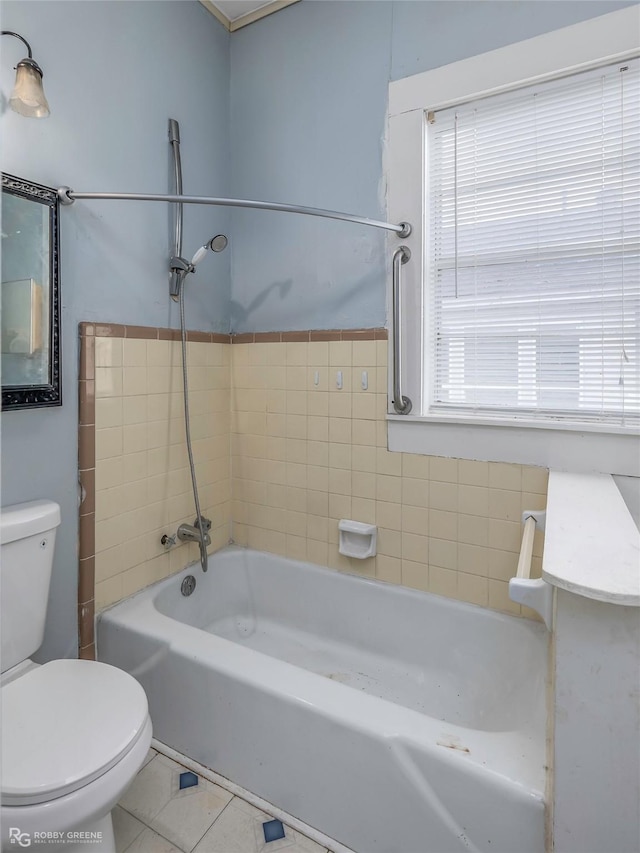 538 Dalzell St, Shreveport, LA 71104 - full bathroom with shower / bath combination and tile patterned floors