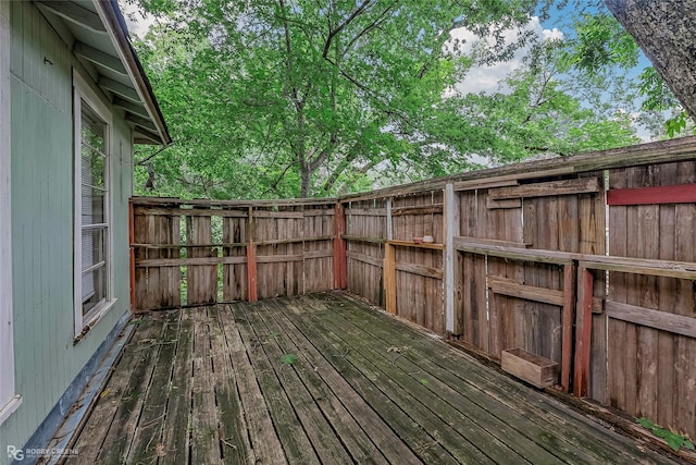 538 Dalzell St, Shreveport, LA 71104 - view of wooden deck