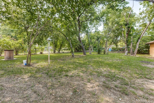 3209 Pecan Ln, Garland, TX 75041 - view of yard