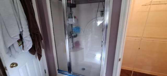 5782 Bayou Dr, Bossier City, LA 71112 - bathroom with a stall shower
