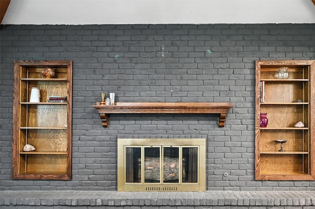 826 E Cherry St, Duncanville, TX 75116 - detailed view of a fireplace
