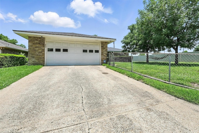 826 E Cherry St, Duncanville, TX 75116 - view of detached garage