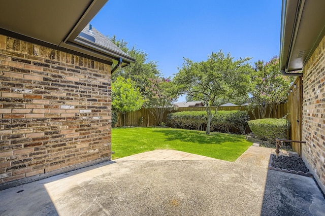 6226 Liberty Hl, Dallas, TX 75248 - fenced yard featuring a patio