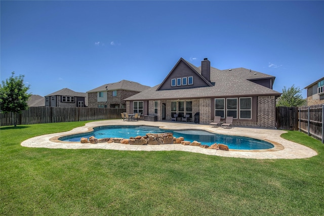6341 Ashford Trl, Mesquite, TX 75181 - view of pool featuring a fenced backyard and a patio area