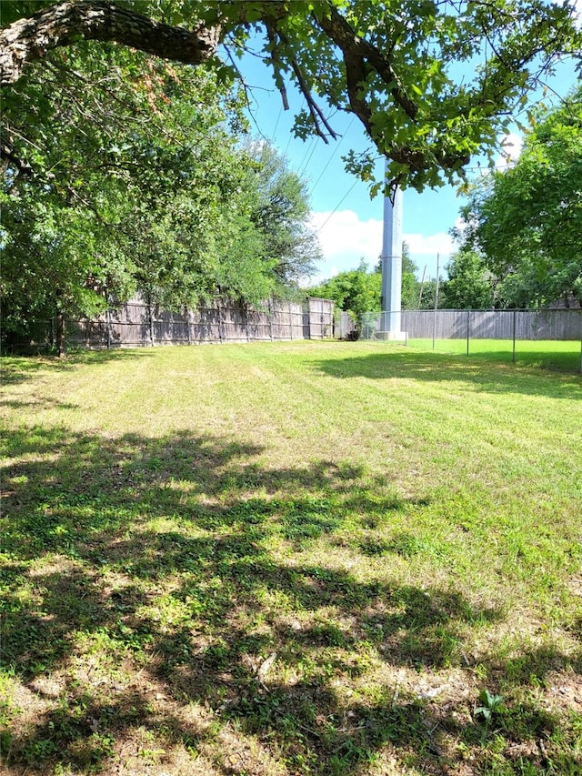 697 Highland Crest Dr, Hurst, TX 76054 - view of yard