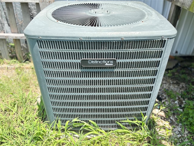 295 Denton Heights Ln, Weatherford, TX 76085 - exterior view of a cooling unit