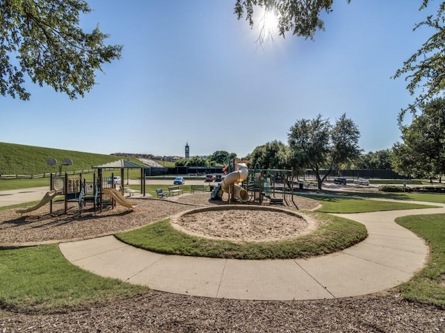 1901 Desoto Dr, Mckinney, TX 75072 - community playground with a lawn